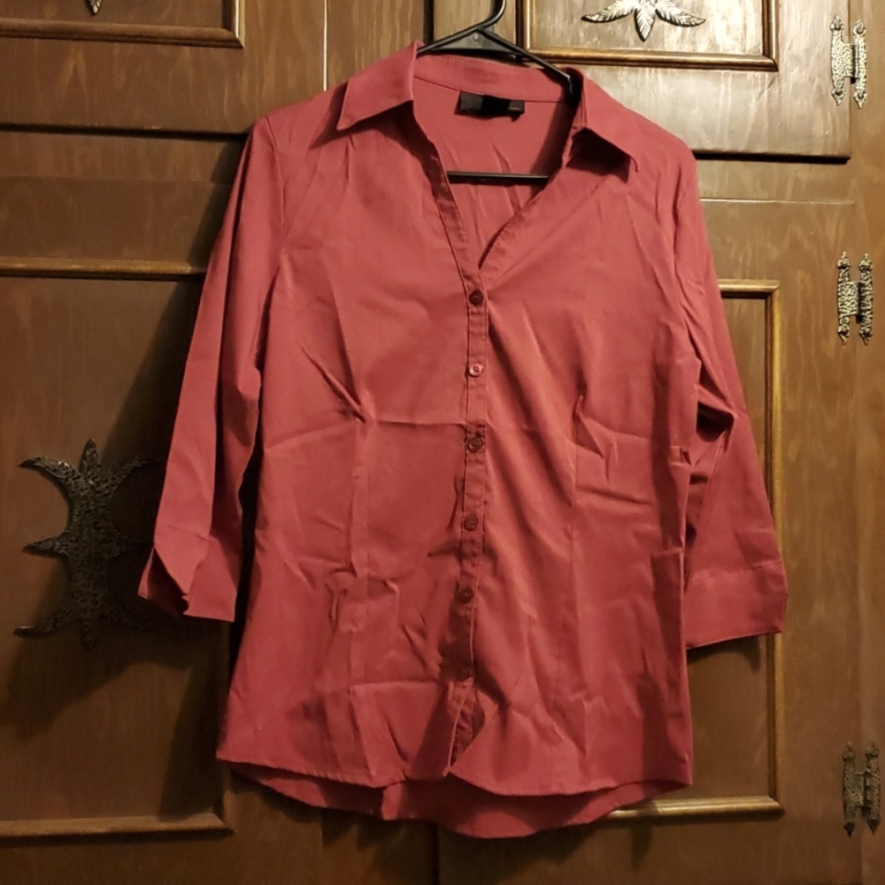 New Affordable business blouse in cranberry sz M